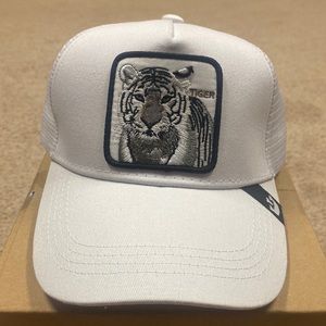 Unisex Adjustable Farm Trucker Hat (White Tiger) NEW!!!